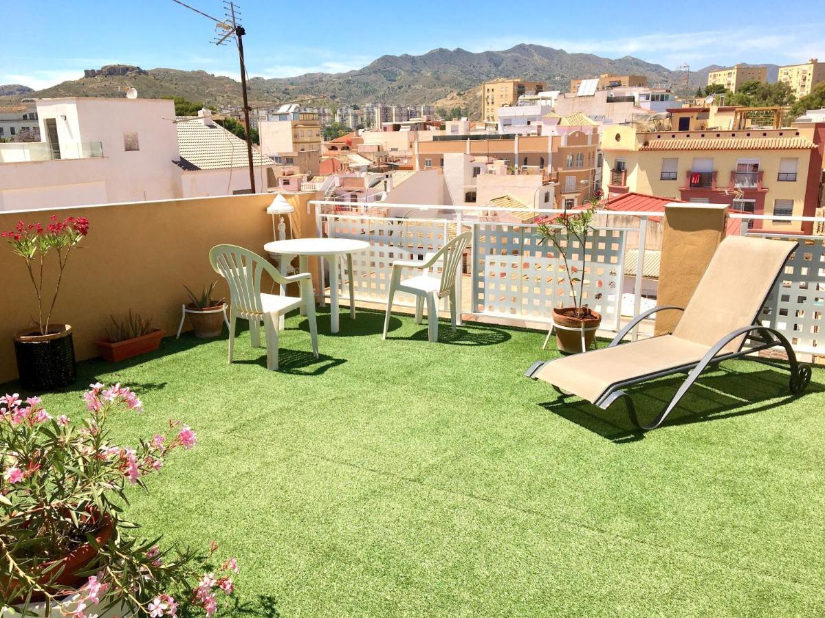 Room With Single Bed In Typical Townhouse With Rooftop Terrace มาลากา ภายนอก รูปภาพ